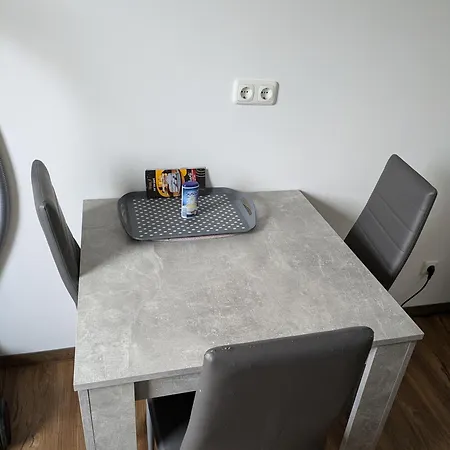 Schoene Einfache Zwischen Stadt Und Appartement