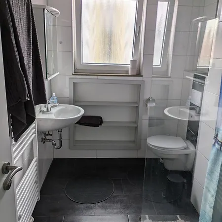 Apartamento Schoene Einfache Zwischen Stadt Und *