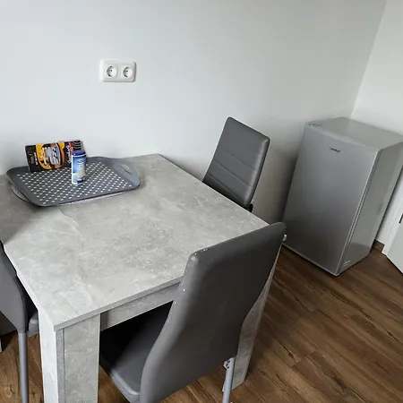 Schoene Einfache Zwischen Stadt Und Appartement